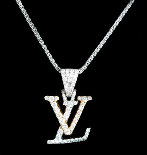 louis vuitton necklace with diamond